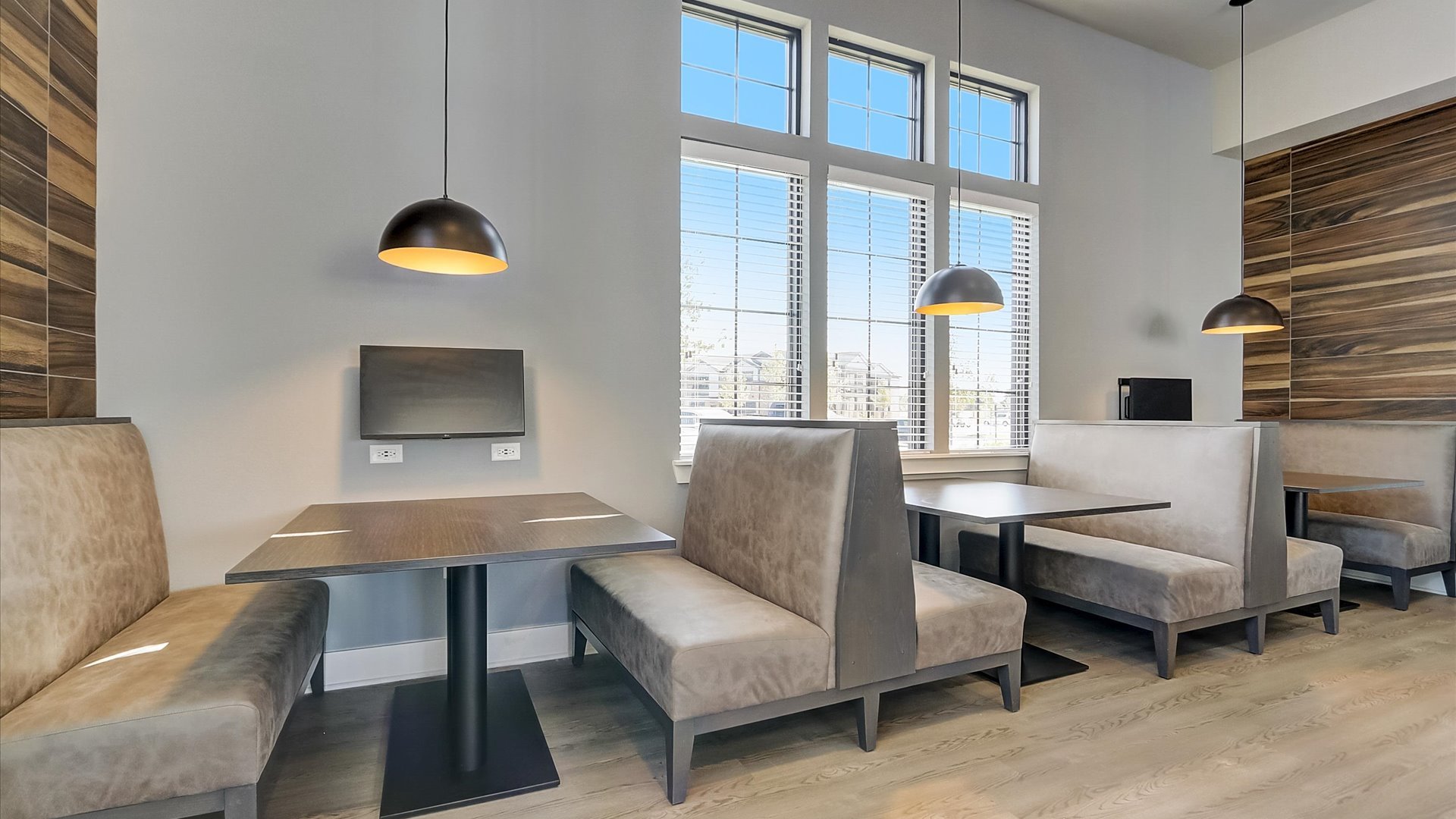 Photos of Springs at Lily Cache Creek in Bolingbrook, IL